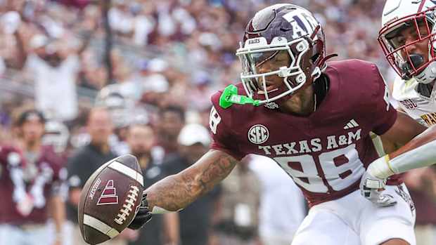 Texas A&M's Jordan Anthony unable to make catch against ULM